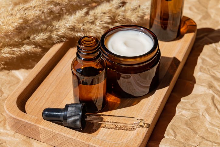 /uploads/anti_aging_cream_vs_serum_1_7cab1aae16.jpg
