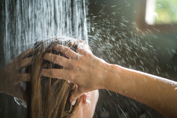 /uploads/cold_water_scalp_rinse_benefits_1_d94ec57252.jpg