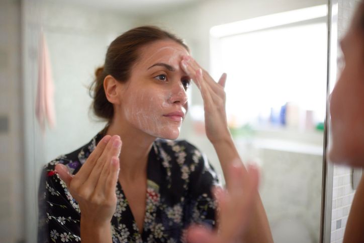 Dry Skin From Cleansing? 10 Must-Know Facts About Choosing the Right Face Wash for Healthy Skin