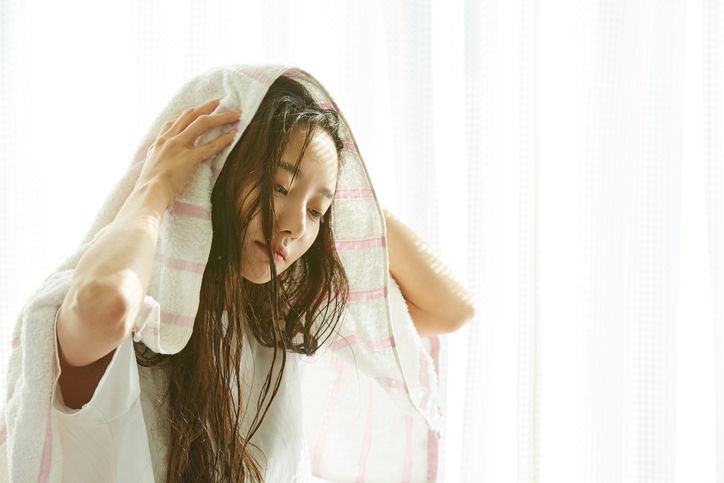 /uploads/hair_fall_shampoo_4_5c4254e31a.jpg