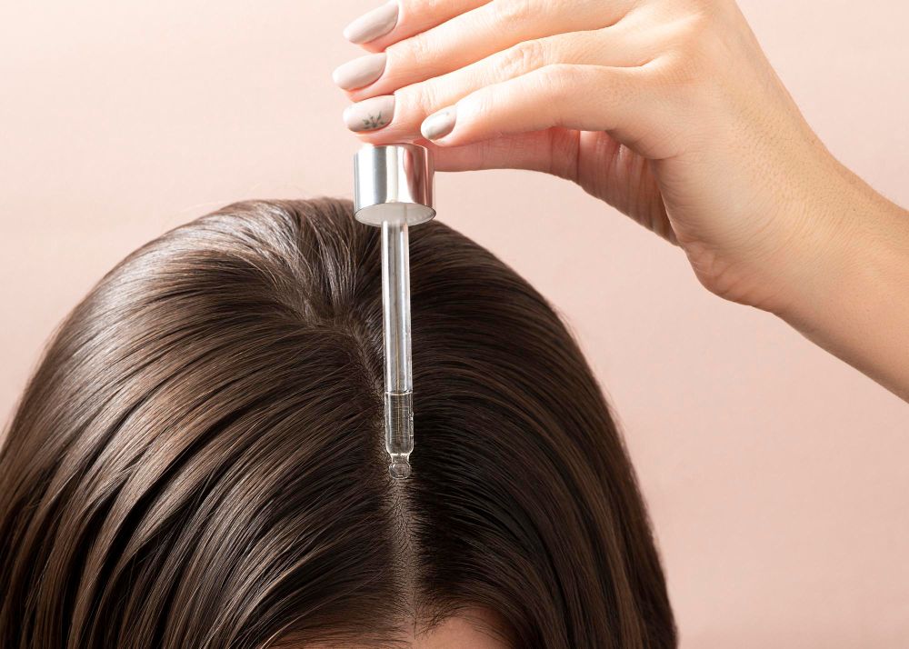 /uploads/hairline_breakage_repair_at_home_1_63a0f6a5d4.jpg