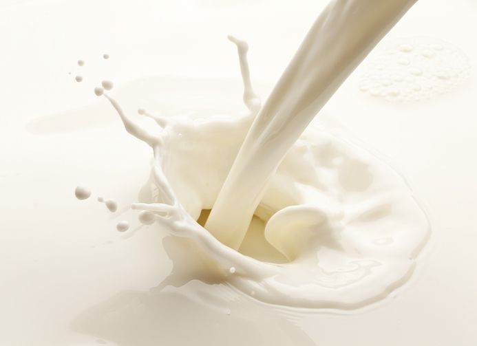 9 Proven Reasons to Add Milk to Your Weight Loss Diet: How Skim Milk, Low Fat Milk, and Dairy Products Help You Burn Fat, Build Muscle, and Control Appetite