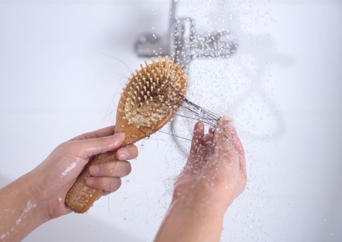 How Much Hair Loss In The Shower Is Normal? 7 Factors That May Cause You To Experience This Problem